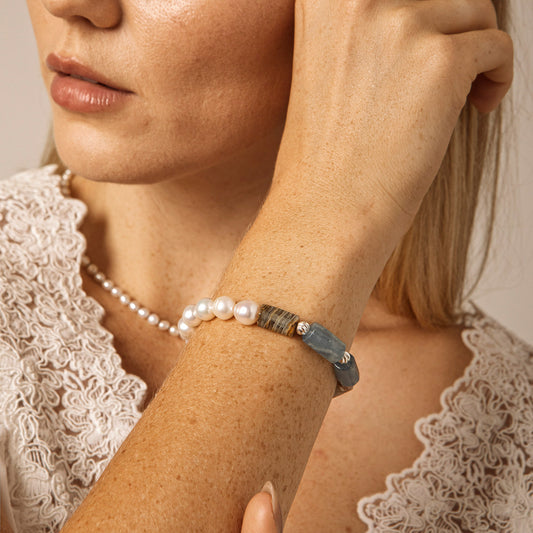 Minimalist Round Pearl & Blue Lace Agate Bracelet